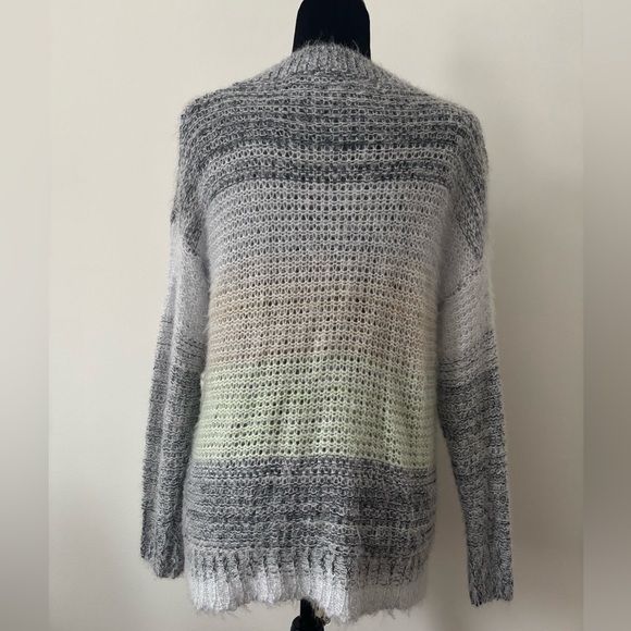 Davi and Dani Sweater - Picture 4 of 4